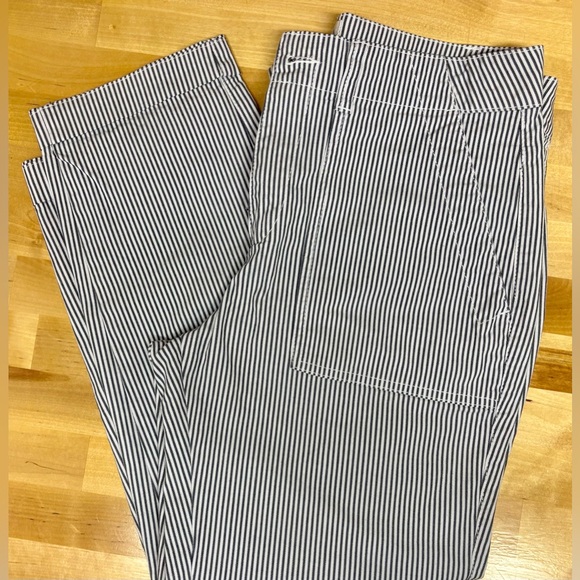 GAP - GAP for Good Girlfriend Khaki - Picture 3 of 5